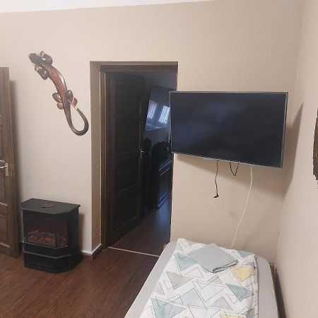 Feher Galamb Apartman Gyal Экстерьер фото