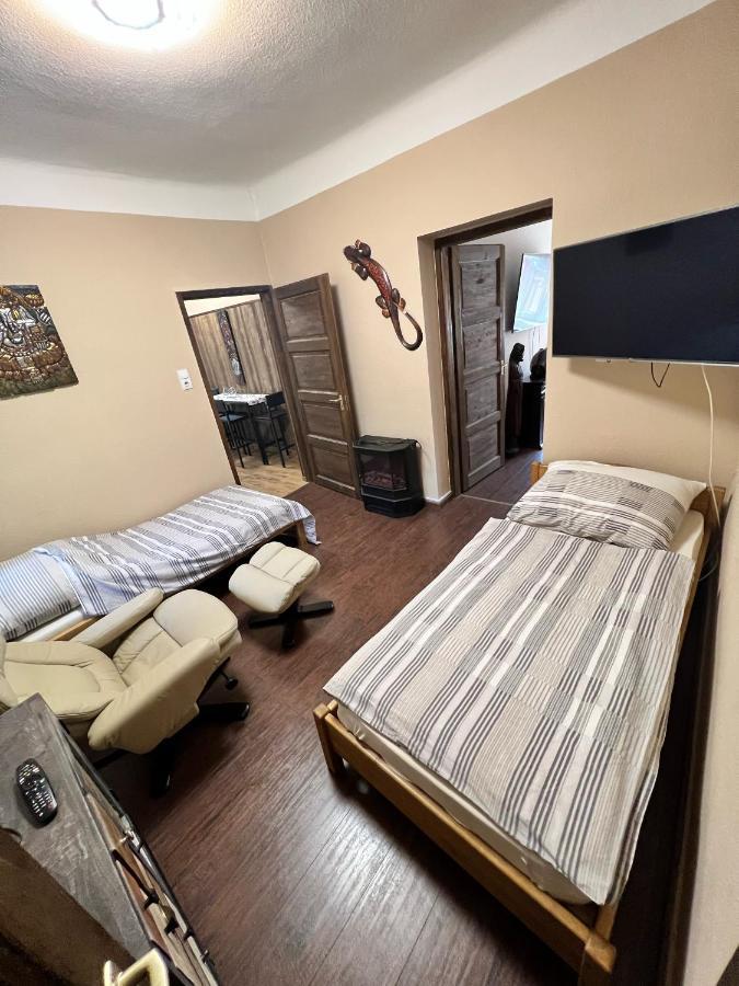 Feher Galamb Apartman Gyal Экстерьер фото